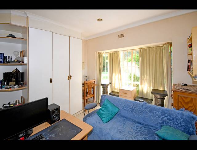 5 BEDROOM HOUSE FOR SALE IN HURLINGHAM